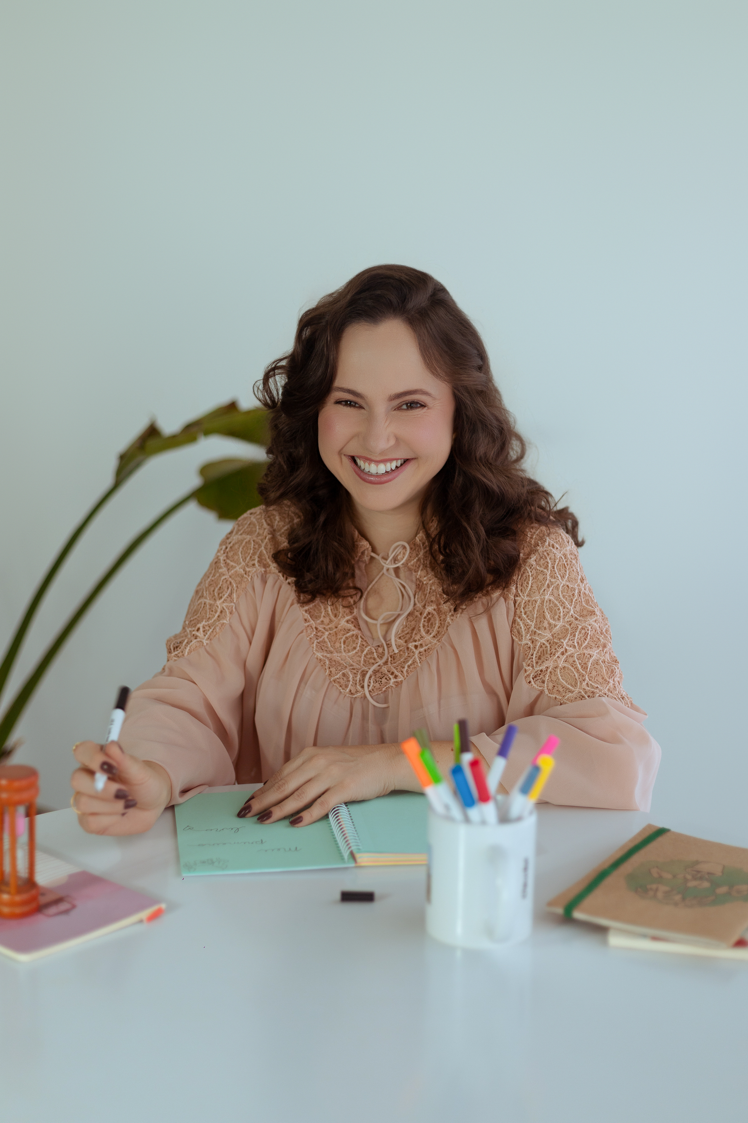 Livro da Escritora Aline Garcia de lado